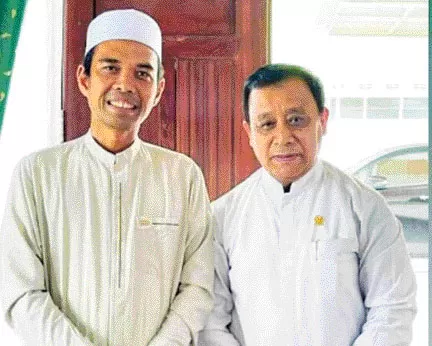 Duo Sahabat, Buya Muslim dan UAS Saling Menasihati